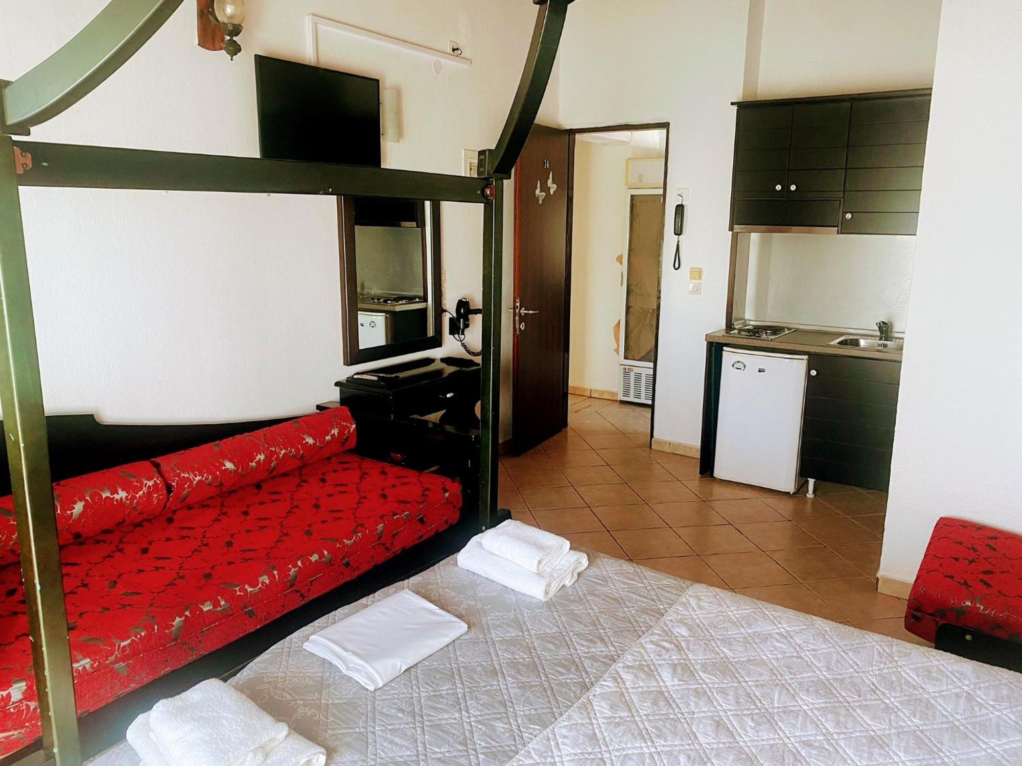Blue Bay Beach Hotel Koinira Dış mekan fotoğraf